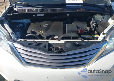 2017 Toyota Sienna Xle 8 Passenger z USA, uszkodzony, nr VIN 5TDYZ3DC9HS820021